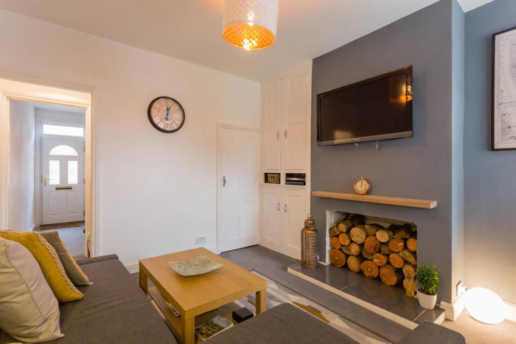 Ashton House - Stylish 2 Bedroom House, Close To Luton Town Center & Airport Εξωτερικό φωτογραφία